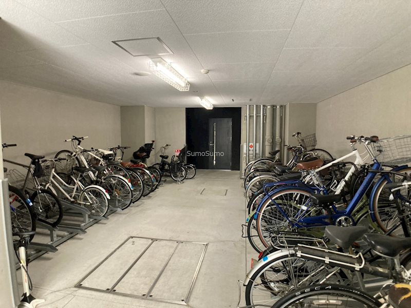 コンフォリア阿波座の駐車場|カースペースがあります