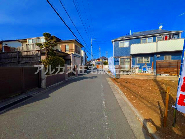 調布市深大寺北町６丁目 中央線 吉祥寺駅 建築条件付売地の前面道路含む現地写真