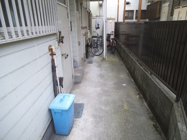 コーポ二ノ宮のエントランス|外廊下部分です！