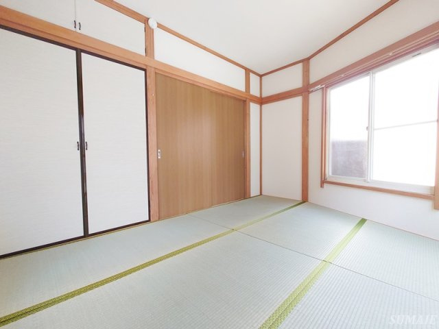 コーポ二ノ宮の寝室|窓側からのアングルです☆