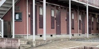 ジュノー浅間台のエントランス