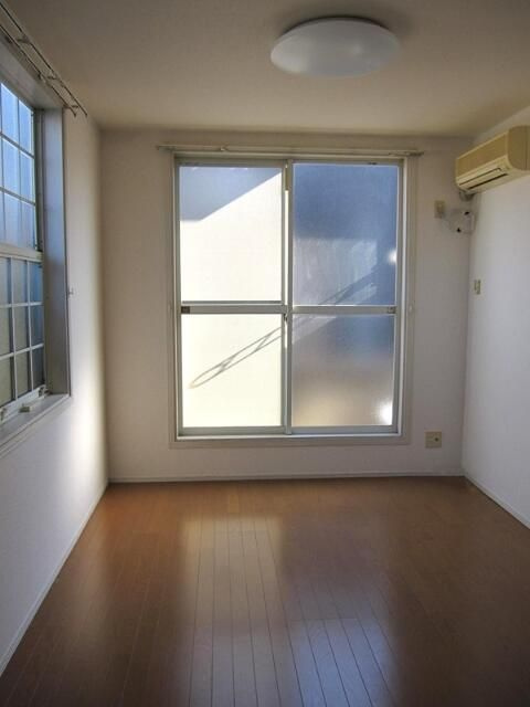 ジュノー浅間台の居間・リビング