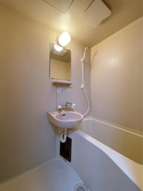 ジュノー浅間台の浴室