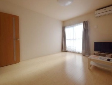 クレイノミオラヴィラの洋室