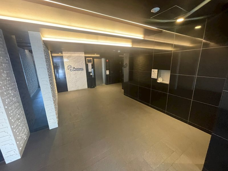 プレサンス心斎橋クオーレのロビー