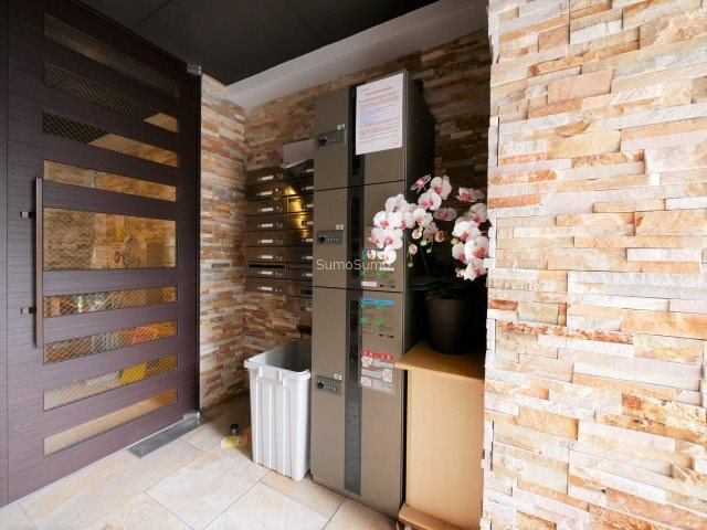 ドュ・シンビオス・桜川のエントランス|毎日通るエントランスはこのようになっています