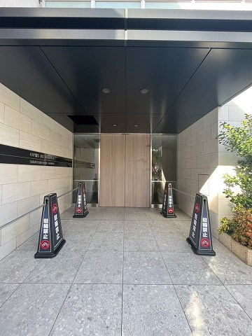 OPUS RESIDENCE SHINSAIBASHI SOUTHのエントランス|建物の内部です