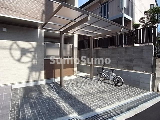スリージェ住吉本町Ⅱの駐車場