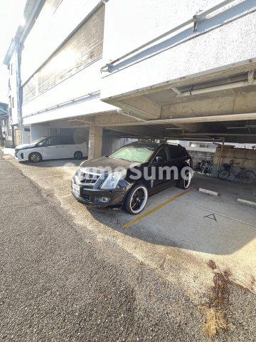 マンション福田の駐車場|駐車場があるので、車を買う予定の方も安心です