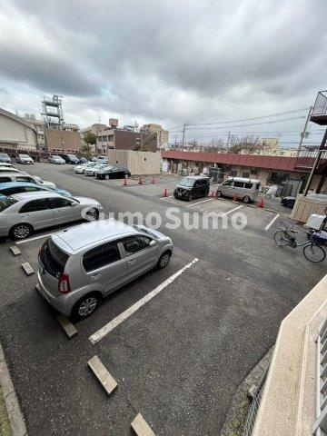 浜甲子園グリーンマンションの駐車場