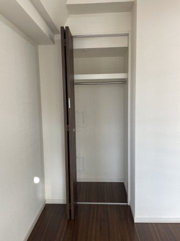 オープンレジデンス赤坂テラスの収納|洋室8.2帖クローゼット