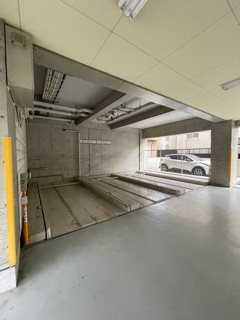 OZパレスの駐車場
