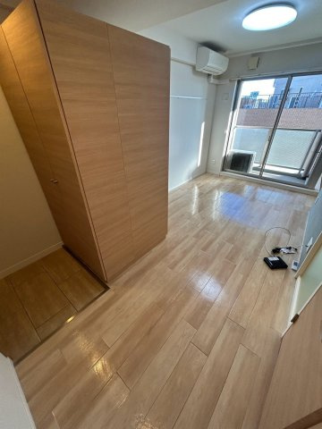 ソリューション甲子園の居間・リビング