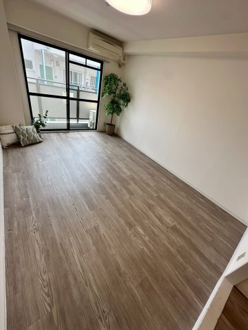 Royale離宮西宮の居間・リビング