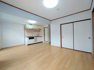 【居間・リビング】 | ハウスリットⅠ | ※同物件　別のお部屋の写真です。