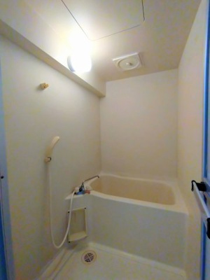 【浴室】 | ハウスリットⅠ | ※同物件　別のお部屋の写真です。