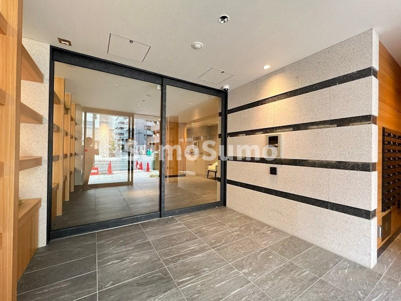 RISING Maison 本町橋の外観