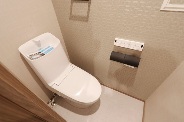 大阪市浪速区敷津西２丁目の賃貸マンションのトイレ