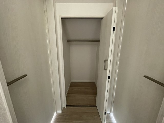 【収納】 | 練馬区春日町1丁目　中古一戸建住宅　（成増店） | 3F階段に便利な収納付き