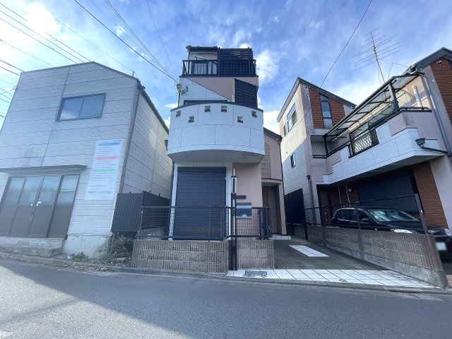 【外観】 | 練馬区春日町1丁目　中古一戸建住宅　（成増店） | 教育施設と商業施設が充実
