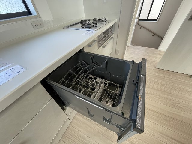 【その他】 | 練馬区春日町1丁目　中古一戸建住宅　（成増店） | 家事をサポートする食洗機付キッチン
