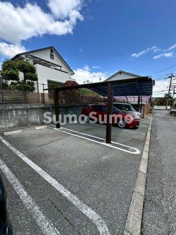 ビビエンダ甲東の駐車場