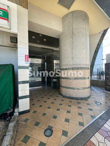 PHOENIX難波EASTのエントランス|建物の内部です