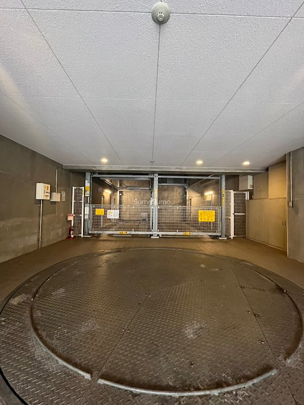 RIDGE北堀江（旧ルクレ北堀江）の駐車場