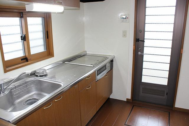 秋定様戸建のキッチン
