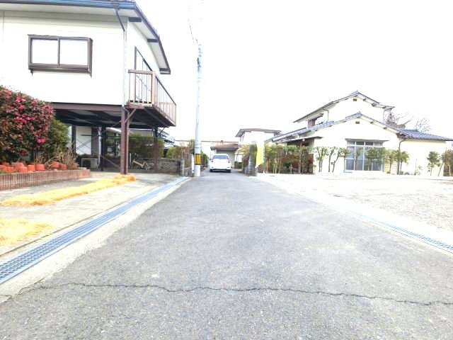 佐賀市本庄町大字末次2期2号棟の前面道路含む現地写真|前面道路含む現地写真です