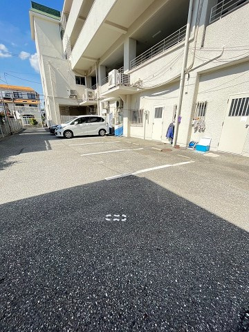 NDビルハイツの駐車場