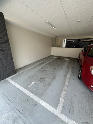ミラージュパレス難波クルヴァの駐車場