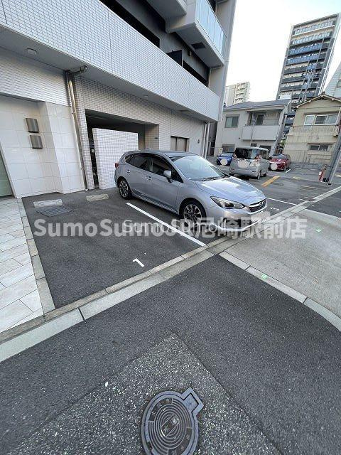 プログレッセ新大阪の駐車場