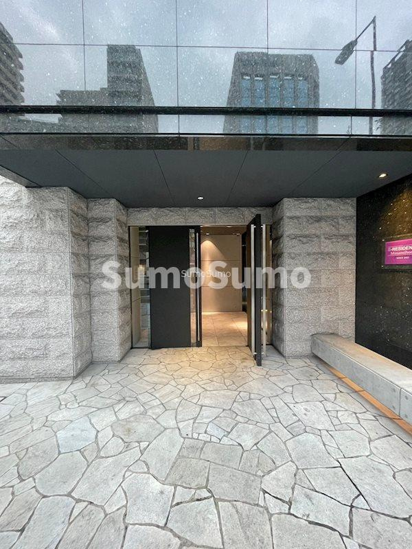 S-RESIDENCE南堀江のエントランス