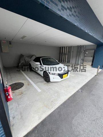 プレサンス新大阪イオリアの駐車場|車をお持ちの方に嬉しい駐車場付きの物件です