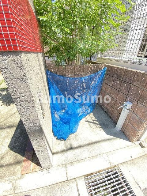 quatre saisons 南塚口の外観