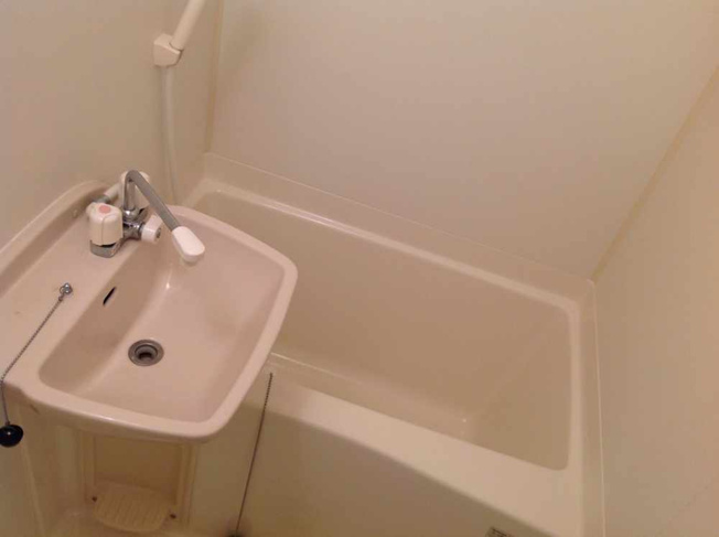 【浴室】 | レオパレスシュッドカルチェⅡ | 画像6