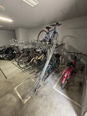 PHOENIX北堀江(旧:リンクハウス北堀江あみだ池)の駐車場