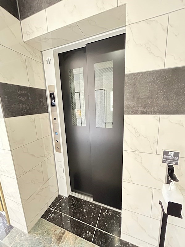 ONLYONE灘南通の外観