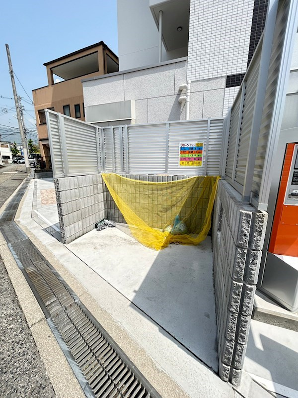 ONLYONE灘南通の外観