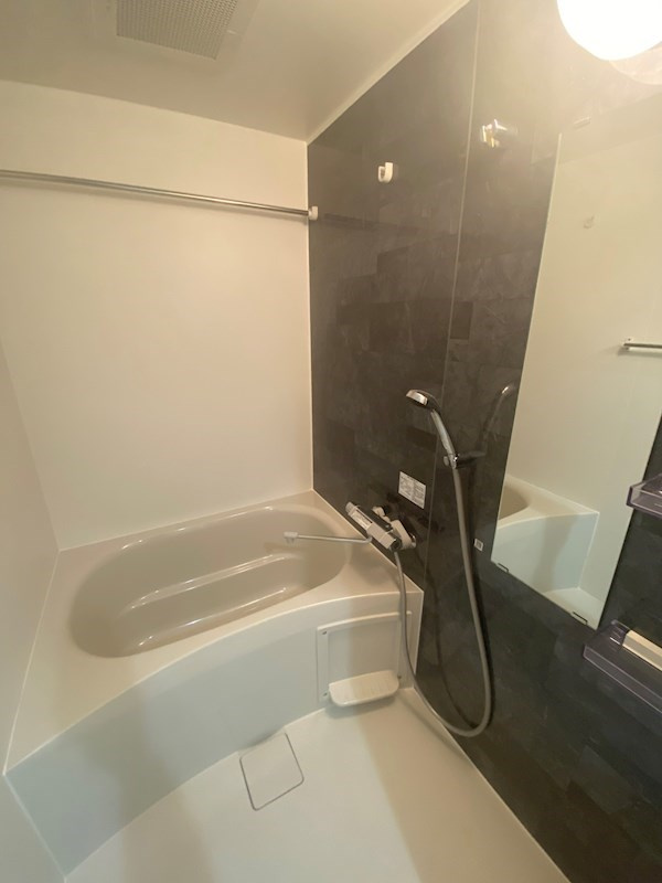 ONLYONE灘南通の浴室