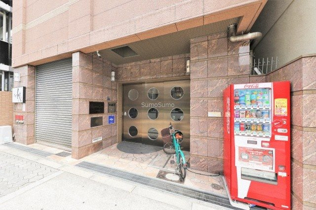 Rainbow Court谷町五のエントランス