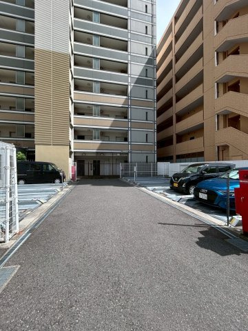 S-FORT神戸神楽町の駐車場|駐車場があるので、車を買う予定の方も安心です