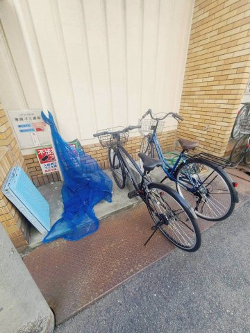 プチ里中の外観