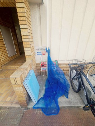 プチ里中の外観