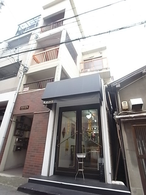 ＮＫビルのエントランス