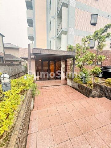 プラスワン芦屋のエントランス