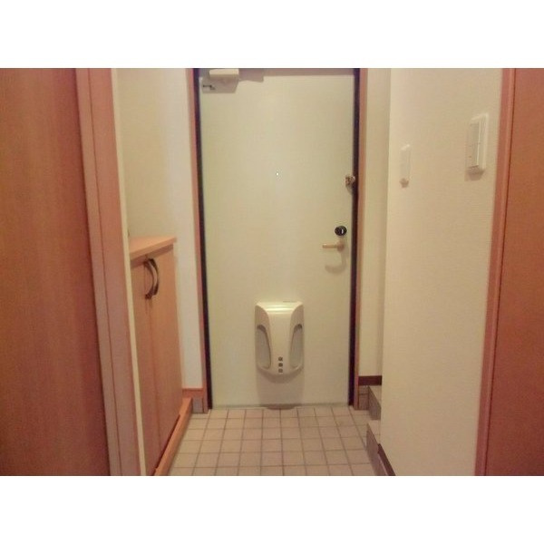 Royalgarden学園通りⅡの玄関