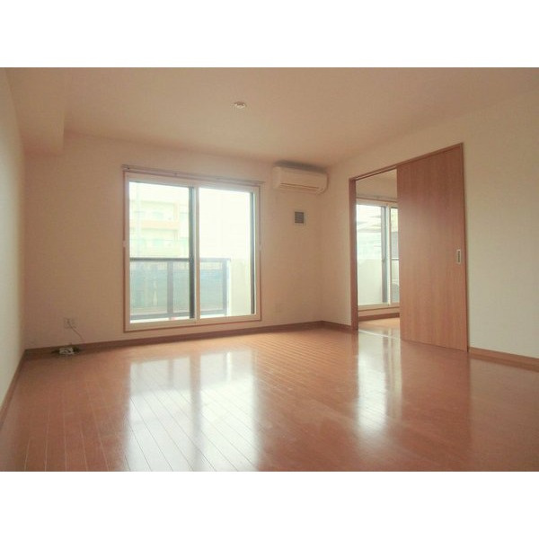 Royalgarden学園通りⅡの居間・リビング