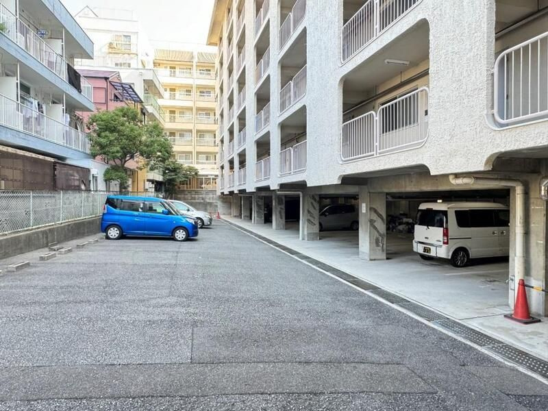 西芦屋グリーンハウスの駐車場